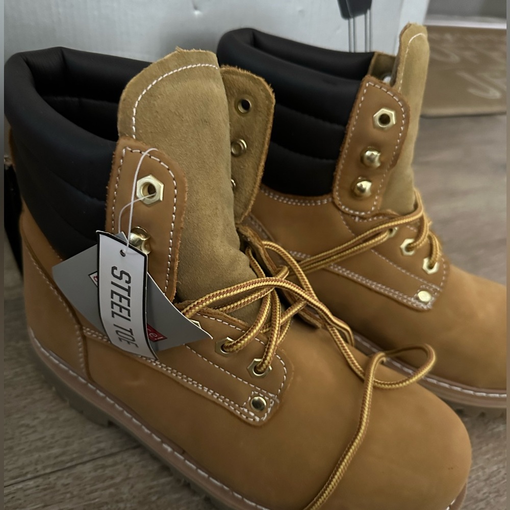 NWT Roebucks Steel Toe Boots